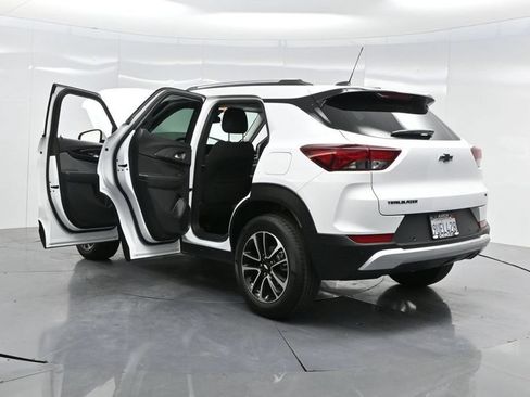Used 2025 Chevrolet TrailBlazer LT w/ Convenience Package FWD image 54