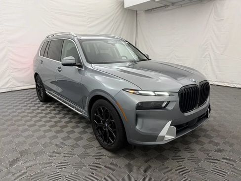 Used 2023 BMW X7 xDrive40i w/ Premium Package AWD/4WD image 3