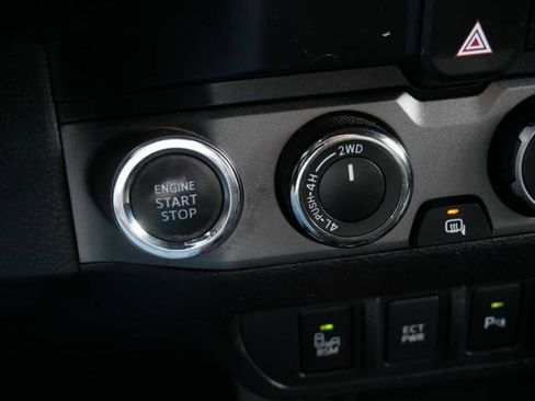 Certified 2021 Toyota Tacoma TRD Off-Road w/ Technology Package AWD/4WD image 22