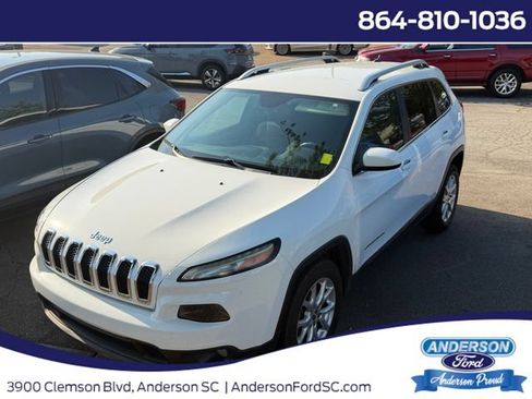 Used 2016 Jeep Cherokee Latitude FWD image 1