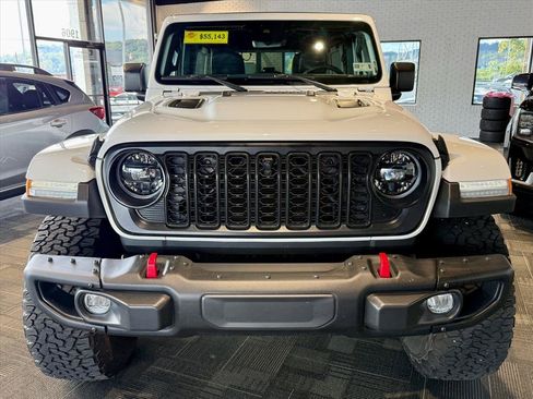 Used 2024 Jeep Wrangler Unlimited Rubicon AWD/4WD image 8