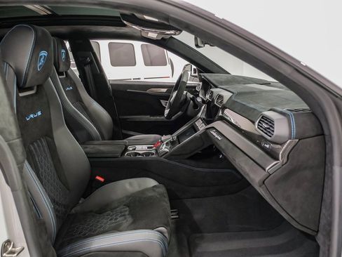Used 2024 Lamborghini Urus Performante image 41