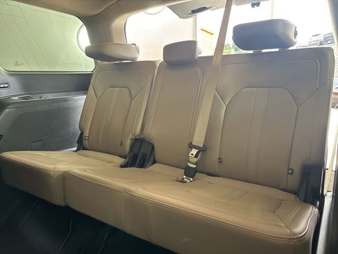 Used 2024 Ford Expedition Limited image 23