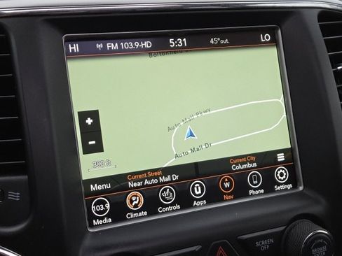 Used 2018 Jeep Grand Cherokee Altitude image 4