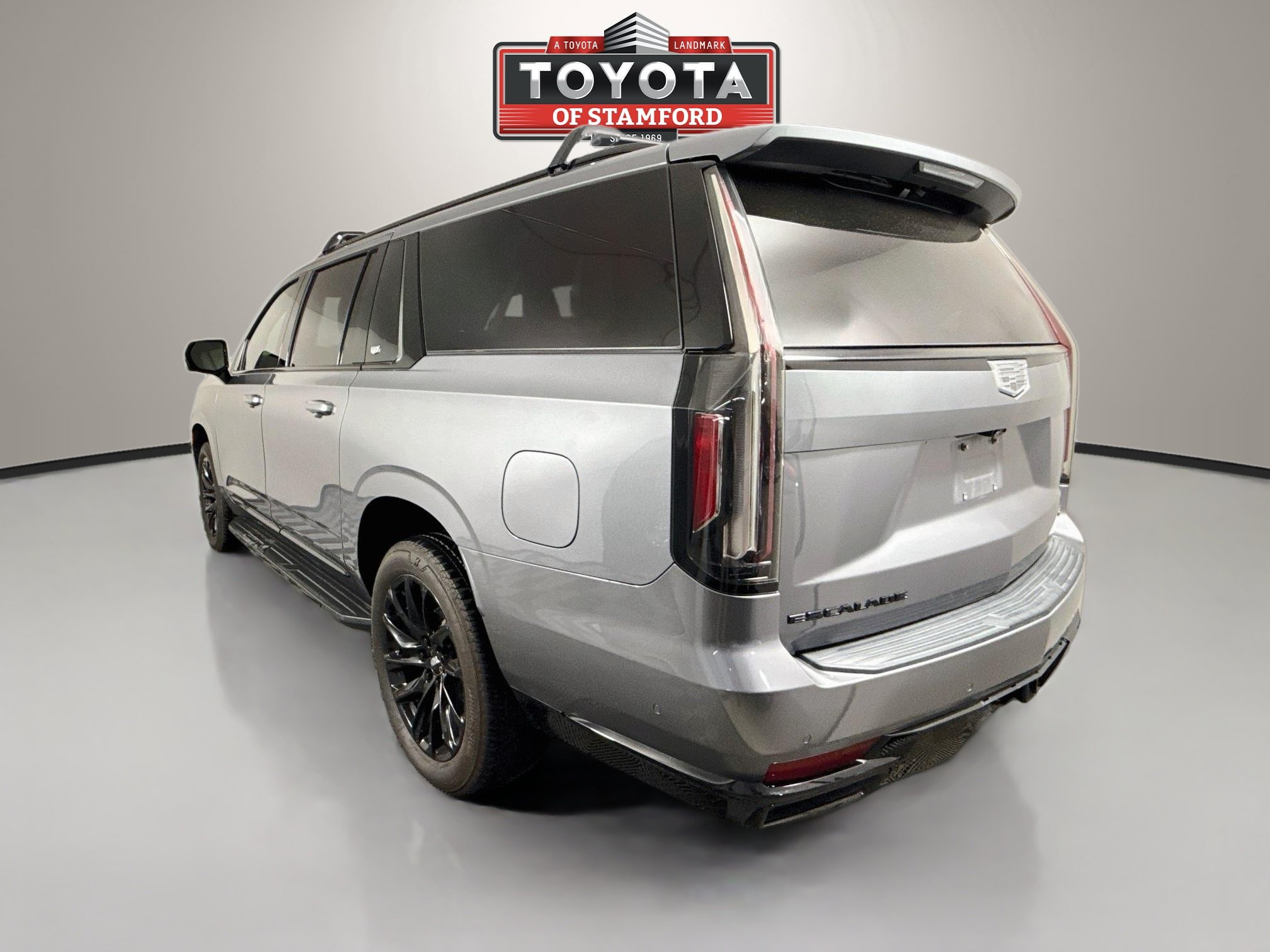 Used 2021 Cadillac Escalade ESV Sport Platinum w/ LPO, ONYX Package AWD/4WD image 5