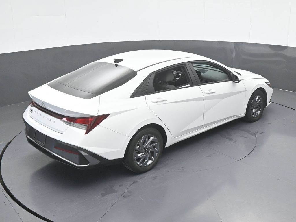 Used 2024 Hyundai Elantra SEL FWD image 51