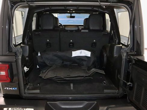 Used 2023 Jeep Wrangler Unlimited Sahara w/ Cold Weather Group image 14