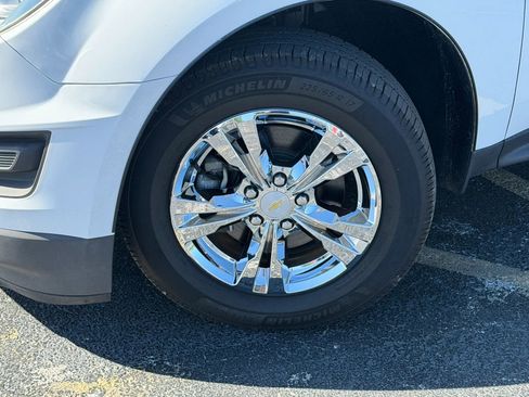 Used 2017 Chevrolet Equinox LS FWD image 25