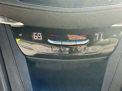 Used 2024 Cadillac XT5 Premium Luxury image 17