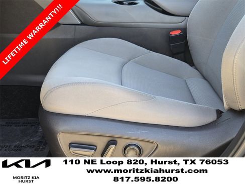Used 2021 Toyota Venza LE image 27