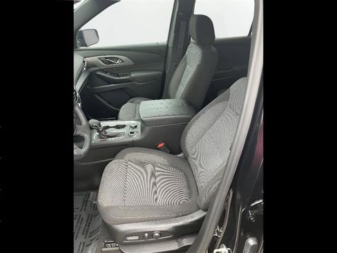 Used 2023 Chevrolet Traverse LT AWD/4WD image 10