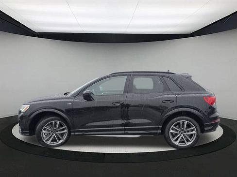 Certified 2025 Audi Q3 2.0T Premium w/ Convenience Package image 4