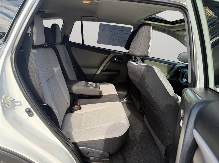 Used 2018 Toyota RAV4 XLE FWD image 37