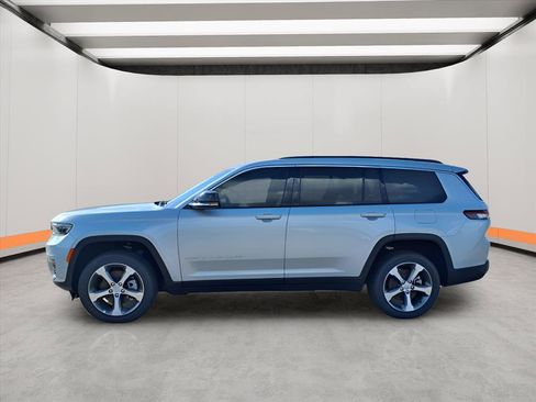 New 2025 Jeep Grand Cherokee L Limited w/ Luxury Tech Group II AWD/4WD image 4
