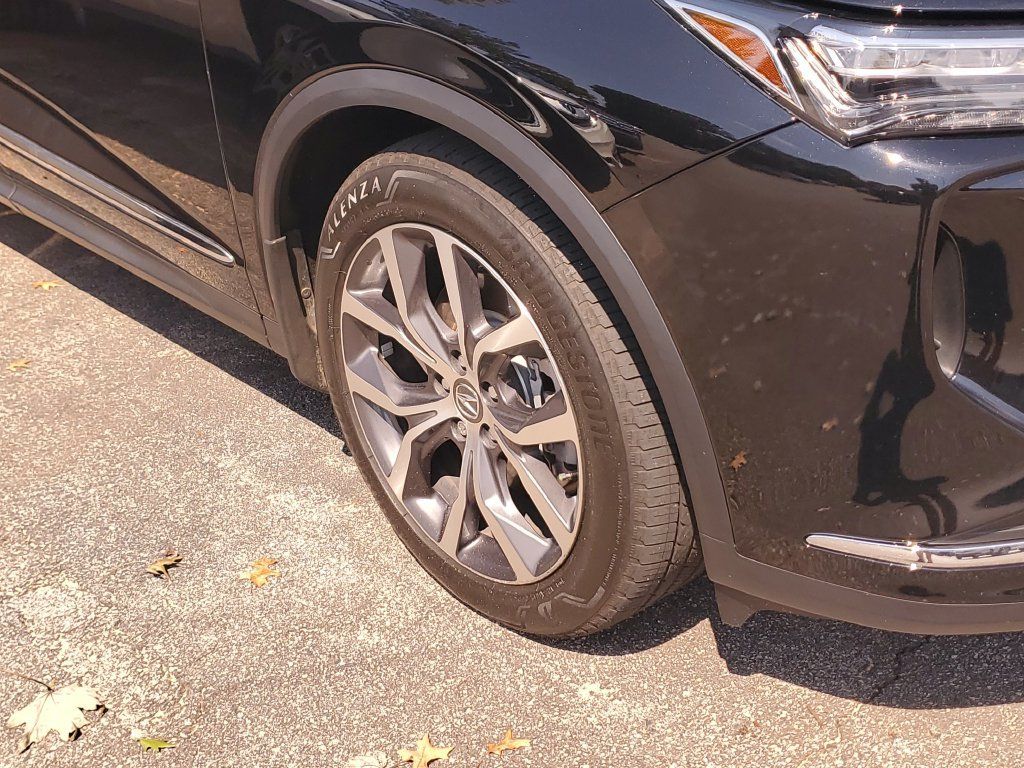 Certified 2024 Acura MDX w/ Technology Package FWD image 5