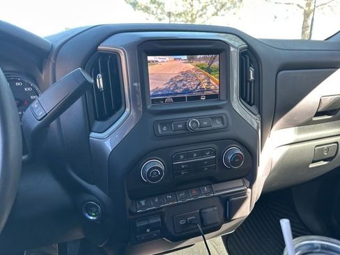 Used 2024 Chevrolet Silverado 2500 Custom w/ Custom Value Package image 7