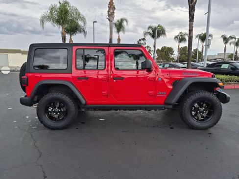 Used 2024 Jeep Wrangler Unlimited AWD/4WD image 11