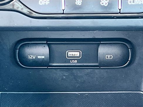 Certified 2022 Kia Niro LXS image 20