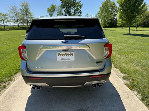 Used 2022 Ford Explorer Platinum w/ Equipment Group 601A AWD/4WD image 4