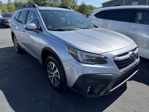 Used 2020 Subaru Outback Premium AWD/4WD image 2