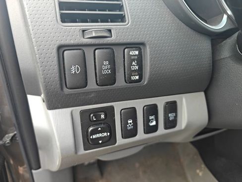 Used 2014 Toyota Tacoma 4x4 Access Cab V6 w/ TRD Off-Road Package image 11