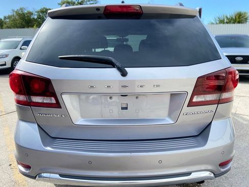 Used 2017 Dodge Journey Crossroad FWD image 4