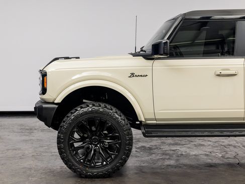 Used 2025 Ford Bronco Outer Banks AWD/4WD image 10