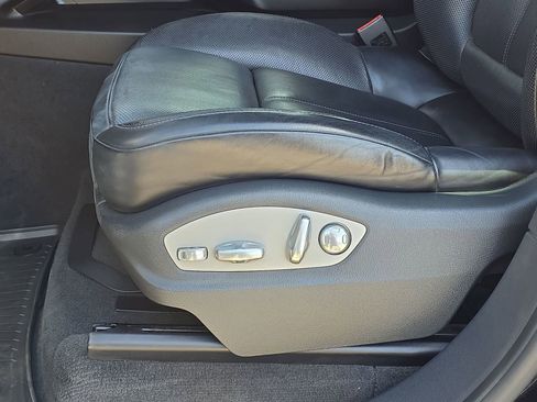 Used 2016 Porsche Cayenne S image 22