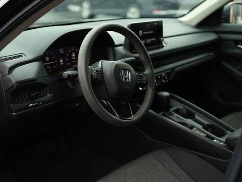 Used 2025 Honda Accord LX image 10