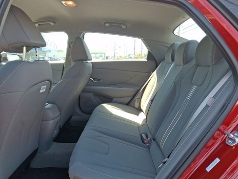 Certified 2025 Hyundai Elantra Sport FWD image 10
