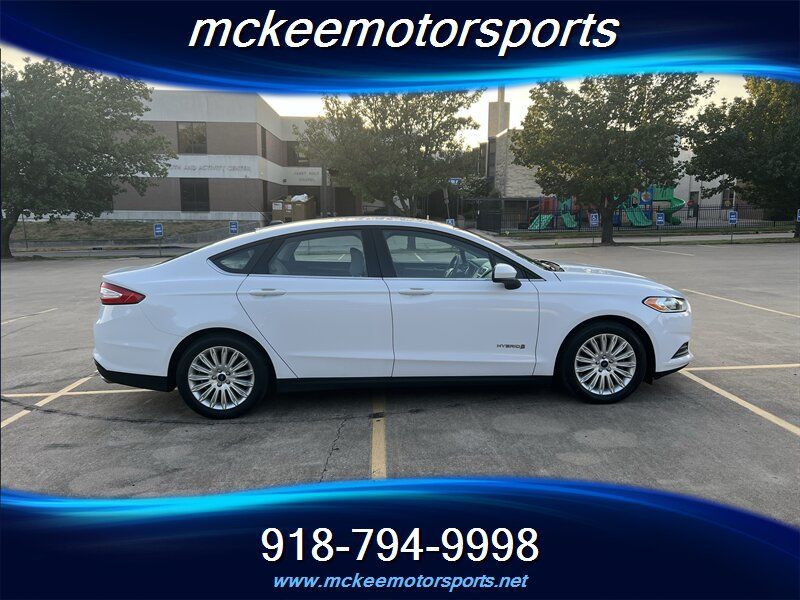 Used 2016 Ford Fusion S FWD image 2