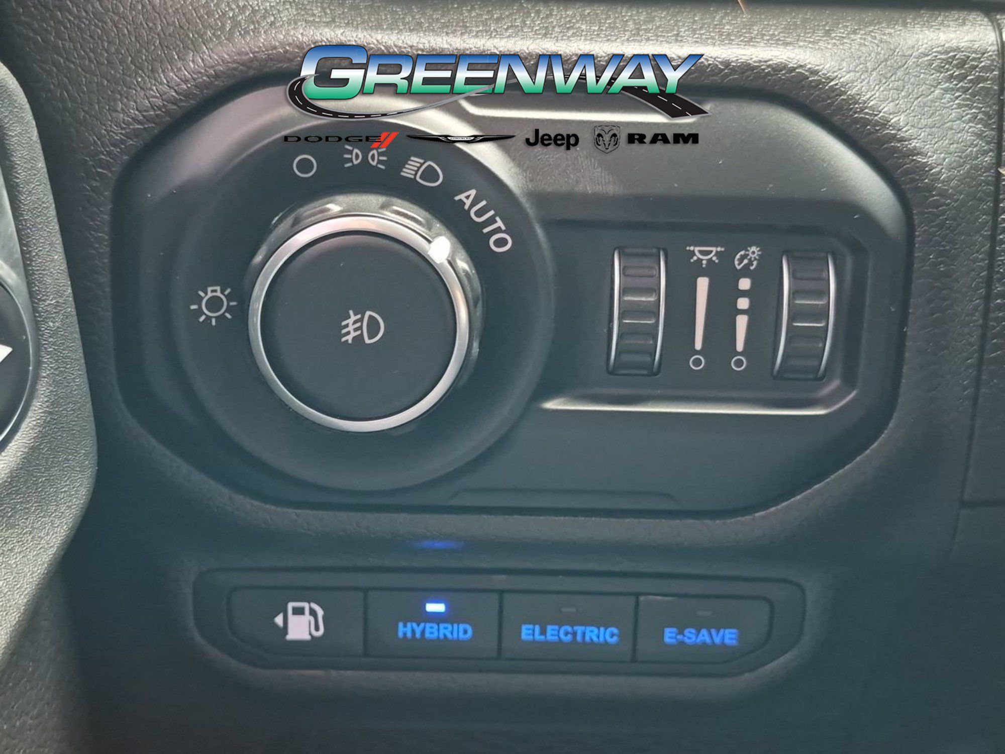 Used 2022 Jeep Wrangler Unlimited Sahara AWD/4WD image 20