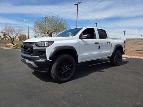 New 2026 Chevrolet Colorado Trail Boss AWD/4WD image 2