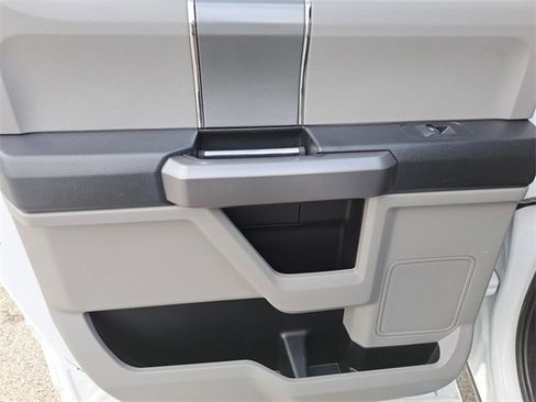 Used 2019 Ford F250 XLT w/ XLT Premium Package image 11