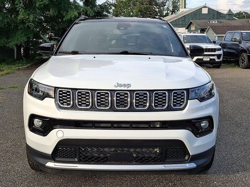 Certified 2025 Jeep Compass Limited AWD/4WD image 35