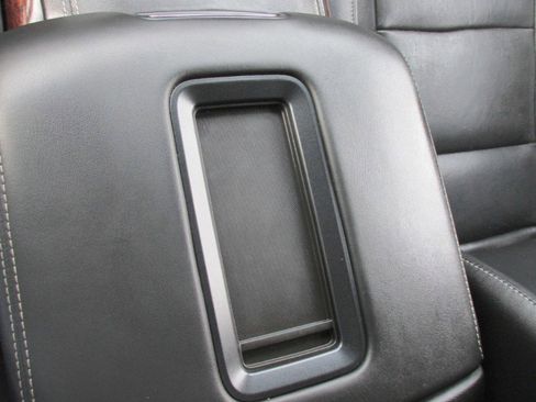 Used 2019 GMC Yukon XL SLT w/ Premium Edition image 42