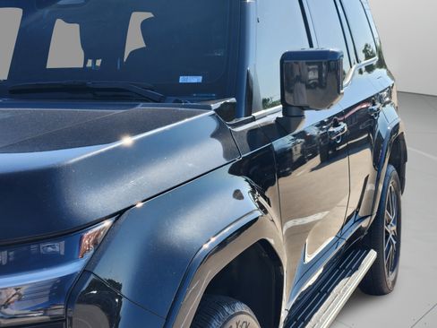 Used 2024 Lexus GX 550 w/ Cold Area Package AWD/4WD image 38