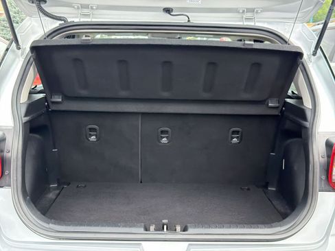 Used 2022 Hyundai Venue SE FWD image 34