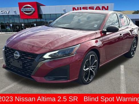 Used 2023 Nissan Altima 2.5 SR w/ SR Premium Package image 7