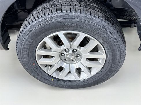 Used 2012 Nissan Frontier SL image 34