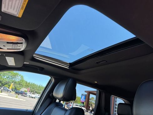 Used 2020 Jeep Grand Cherokee Limited AWD/4WD image 17