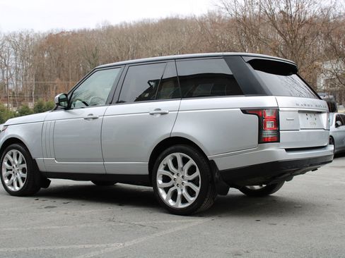 Used 2015 Land Rover Range Rover Supercharged image 4