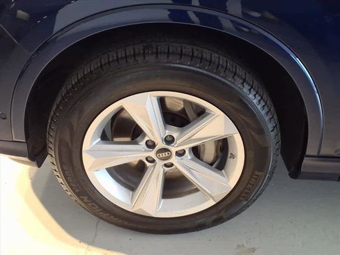 Used 2023 Audi Q7 3.0T Premium w/ Convenience Package image 8