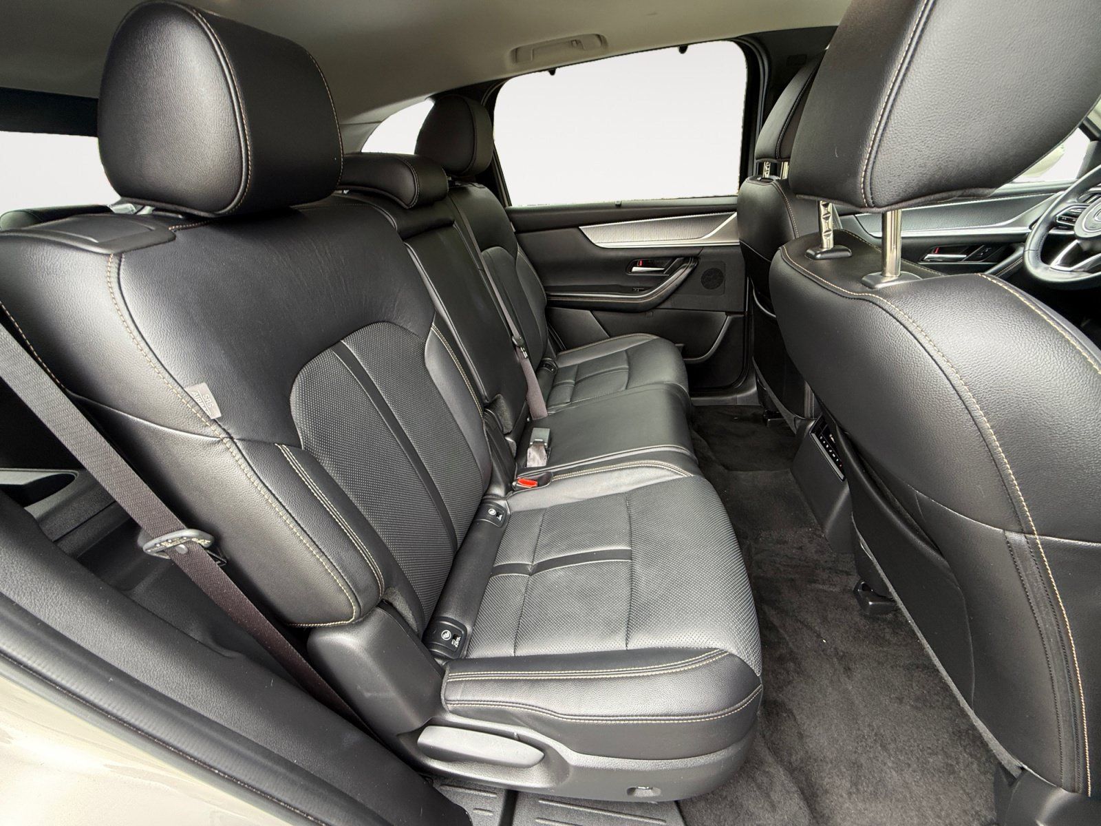 Certified 2025 MAZDA CX-90 Plug-In Hybrid w/ Preferred AWD/4WD image 18