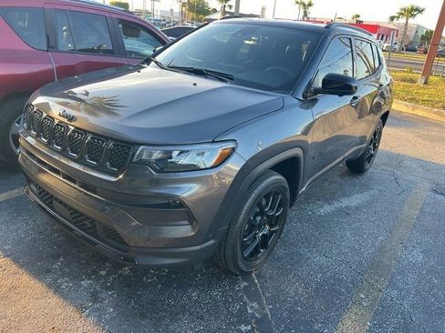 Used 2023 Jeep Compass Altitude w/ Convenience Group image 9