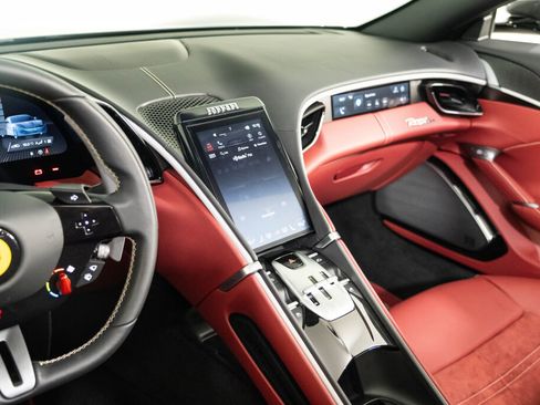 Used 2025 Ferrari Roma Spider image 36