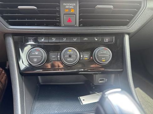 Used 2019 Volkswagen Jetta R-Line FWD image 27