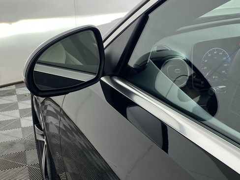 Used 2025 Mercedes-Benz C 300 4MATIC Sedan image 22