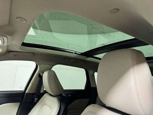 New 2026 Lincoln Corsair Premiere image 21