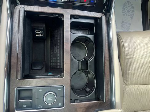 Used 2019 Lincoln Navigator Reserve AWD/4WD image 37